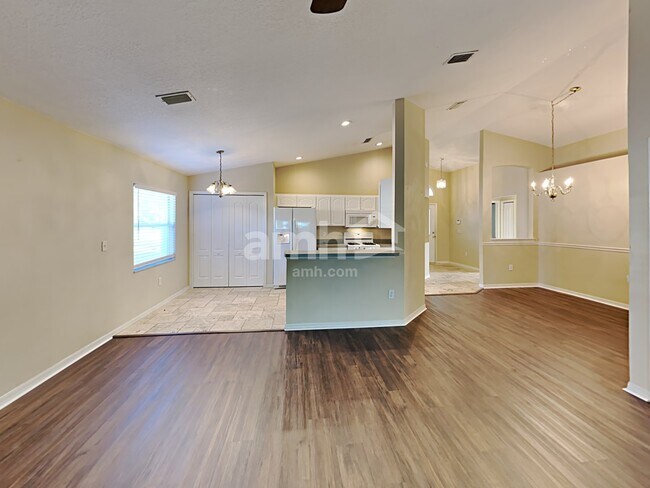 Foto del edificio - 24254 Branchwood Court