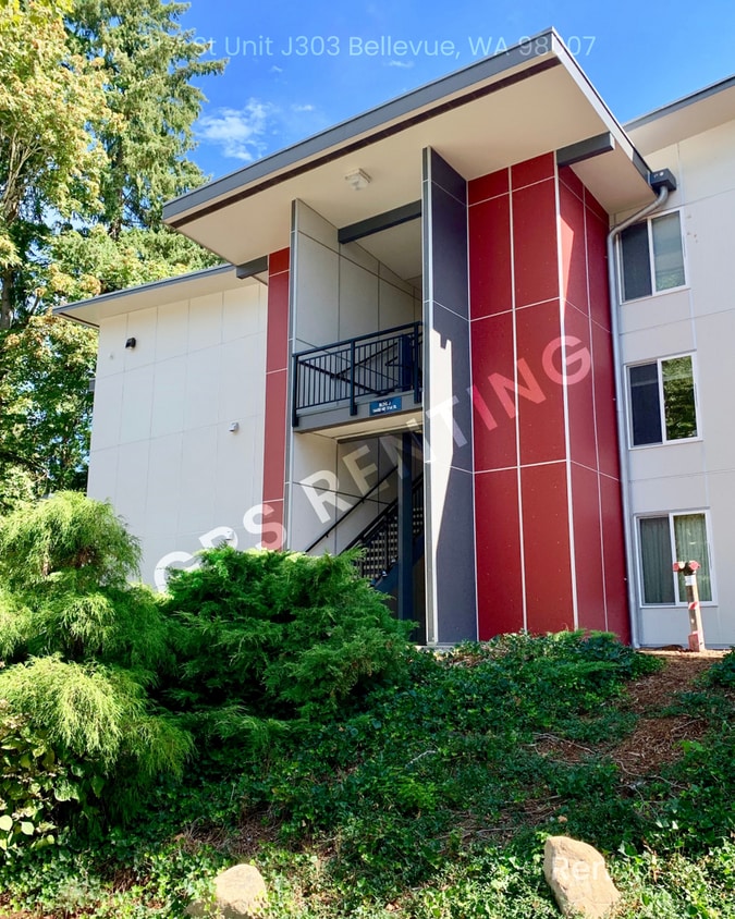 Photo - 14480 NE 31st St-J303