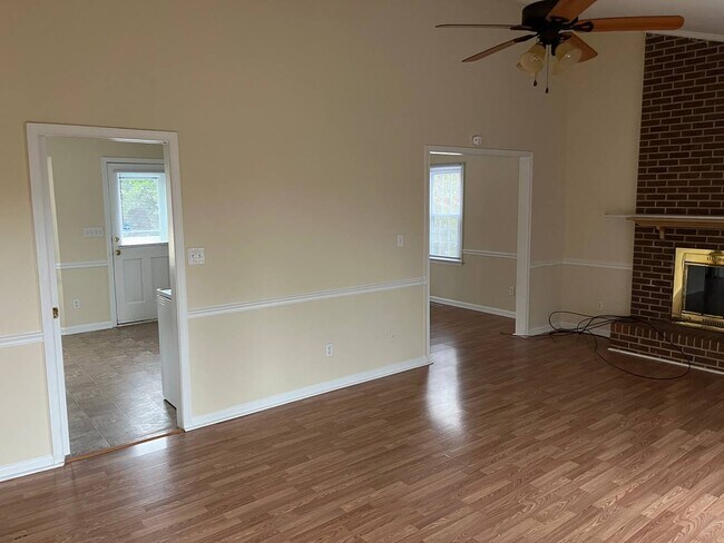 Foto del edificio - 684 Williams-White Rd