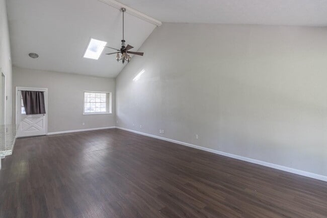 Building Photo - 9747 Ebb St