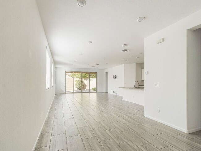 Foto del edificio - Kingston Place Cornor Lot Gem