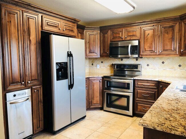 Foto del edificio - 229 Glenwood Dr