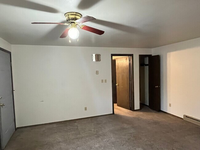 Living room - 222-1 Elm Dr