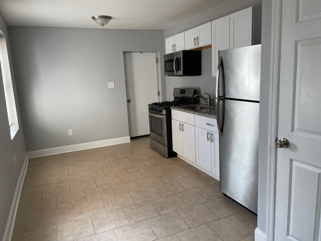 Kitchen - 1118 Homewood Ave
