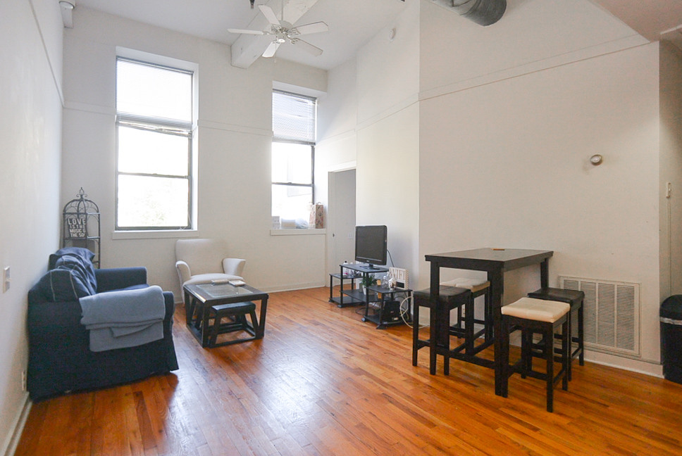 Primary Photo - 1020 Adams St