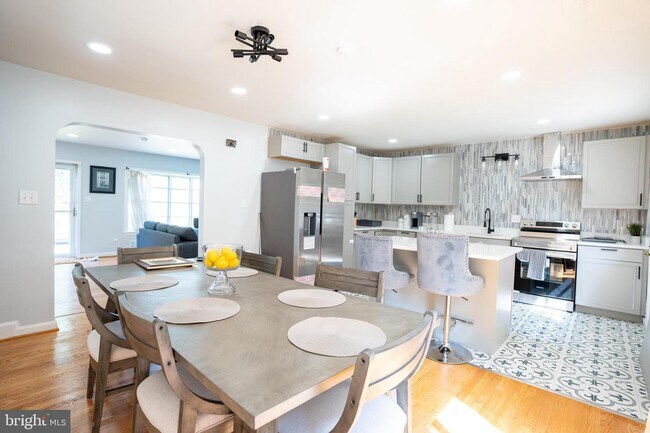 Building Photo - 7902 Derby Dr