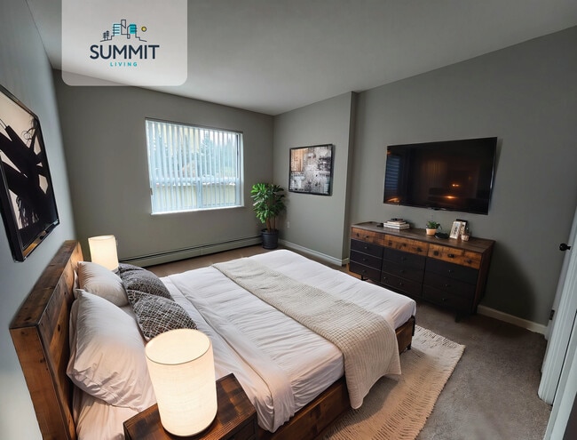 Building Photo - 565 Proudfoot Place