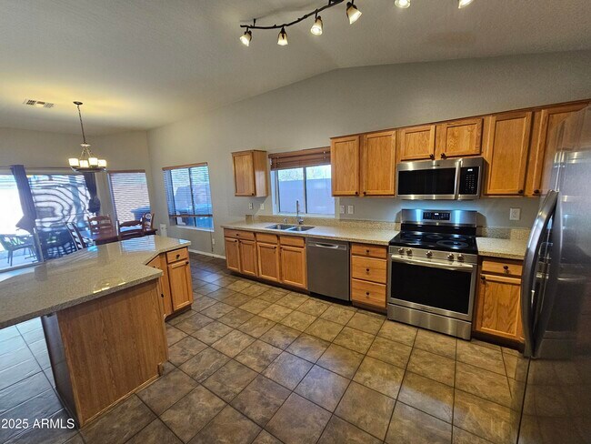 Foto del edificio - 4108 E Chambers St