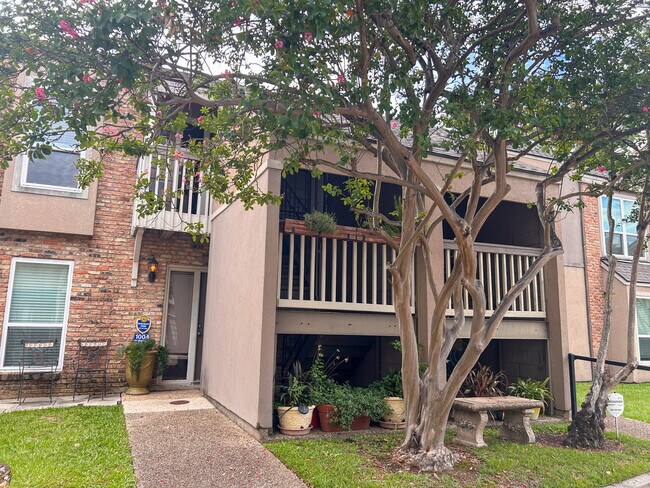 Foto del edificio - 8155 Jefferson Hwy