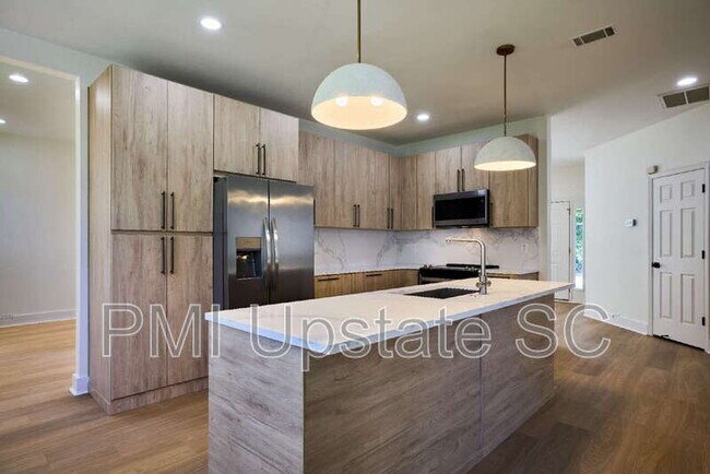 Foto del edificio - 307 Woodruff Lake Way