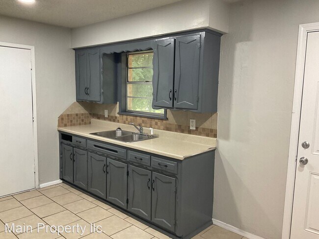 Building Photo - 3 br, 1.5 bath House - 937 Brown Drive