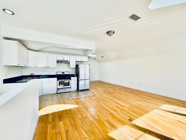 Building Photo - 292 Zerega Ave