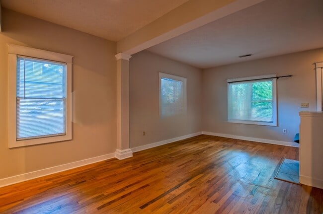 Photo - 925 Greenwood Ave NE Apartment