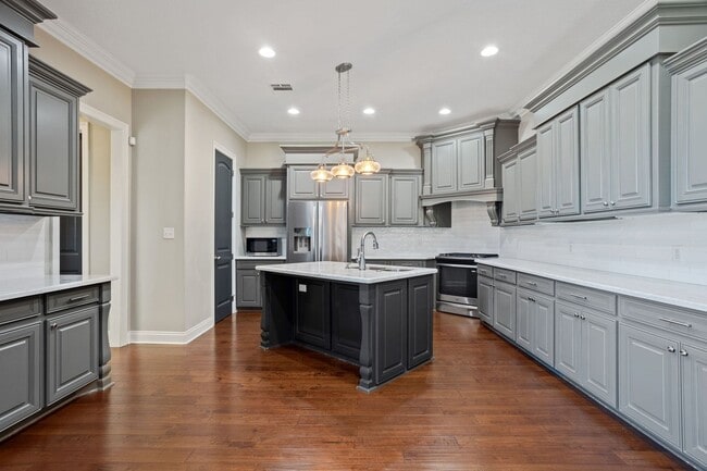 Foto del edificio - 5807 Willow Breeze Dr