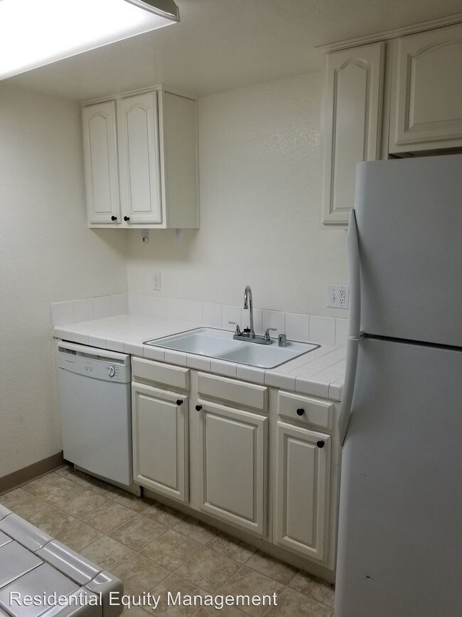 Building Photo - 10401 Autumn Breeze Way