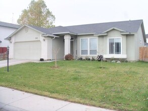 Building Photo - 3412 Manchester Dr