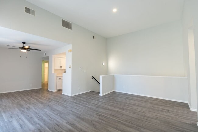 Interior Photo - 1527 Veteran Ave