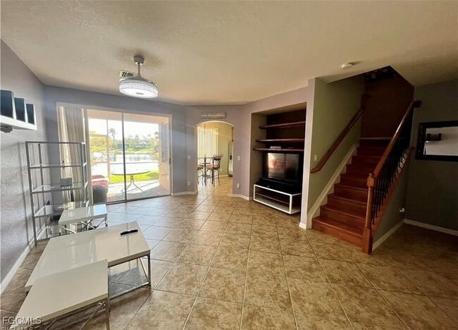 Foto del edificio - 9722 Roundstone Cir