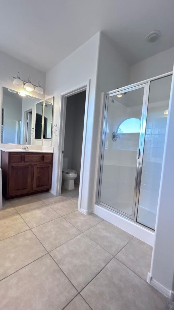 Building Photo - Freshly Painted 3 Bedrooms Home in Gated M...