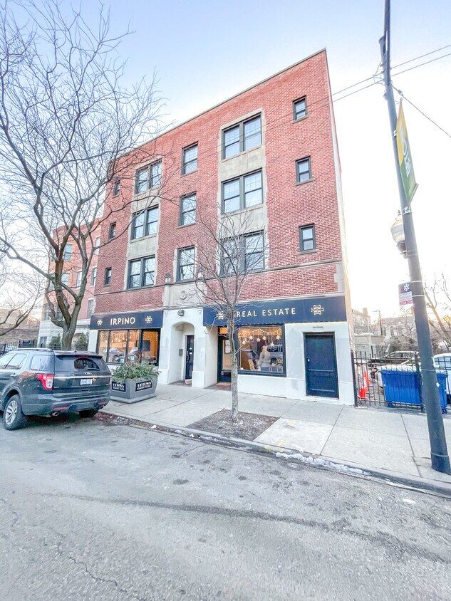 4236 N Broadway, Chicago, IL 60613 House Rental in Chicago, IL