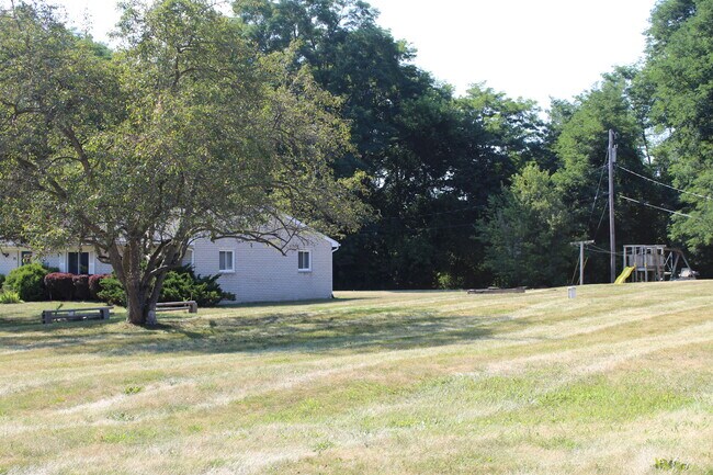 Foto del edificio - 37 Maplecrest Dr