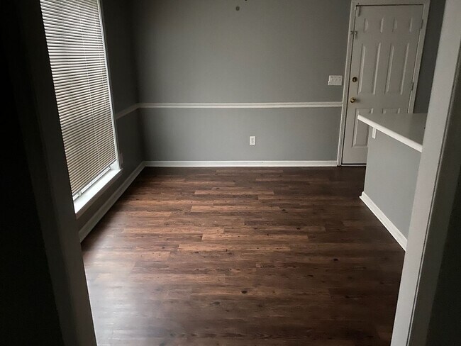 Foto del edificio - 322 Sagewood Dr