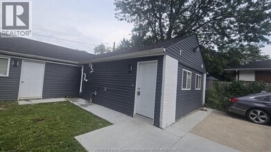 Building Photo - 730 Cabana Road W