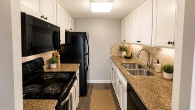 Building Photo - 7520 Hornwood Dr