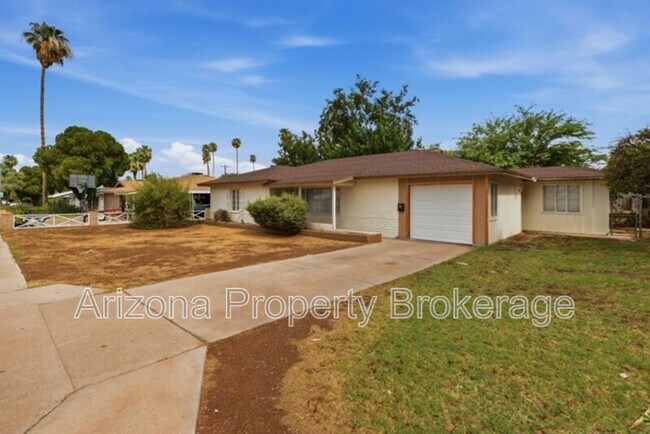 Foto del edificio - 4640 E Oak St