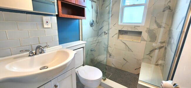 Foto del edificio - 75 Central Ave