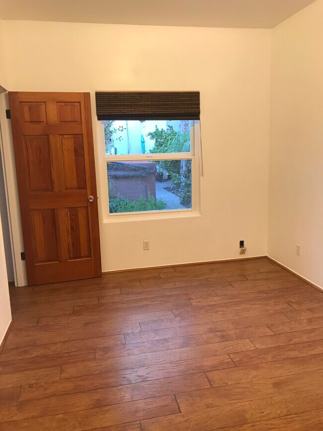 Dormitorio - 426 Concord St