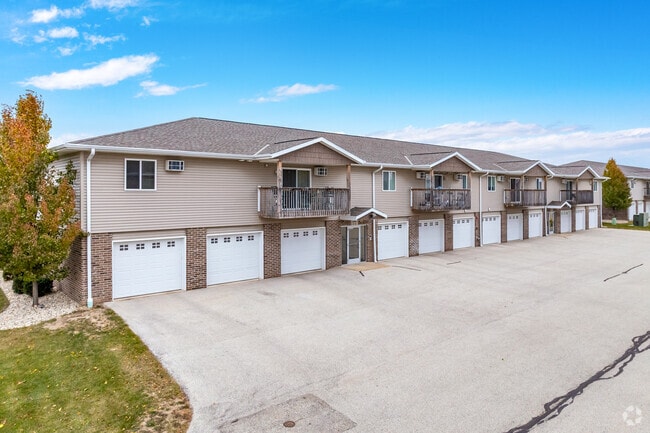 Foto principal - Watertown Park Apartments, LLC