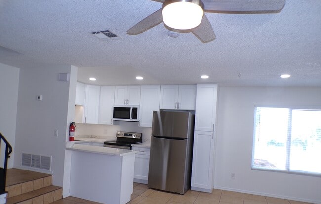 Building Photo - 6633 Stonepine Ln