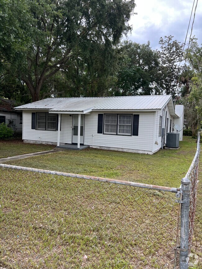 Apartments For Rent in San Mateo, FL with Yard 2 Rentals