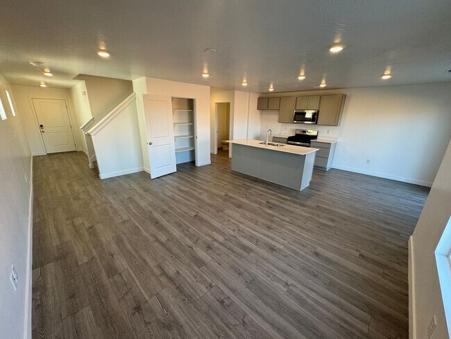 Foto del edificio - Brand New Long valley Townhome!