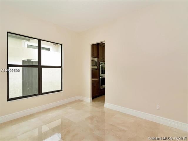 Building Photo - 9529 Eden Roc Ct
