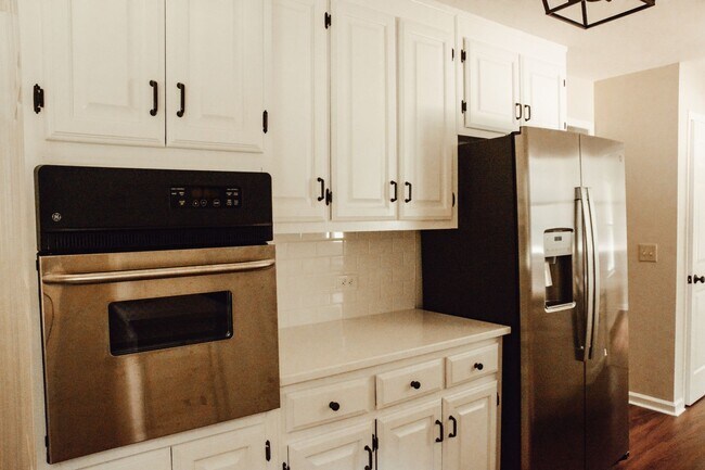 Building Photo - 3 Bed, 2 Bath Home in Flowery Branch, GA