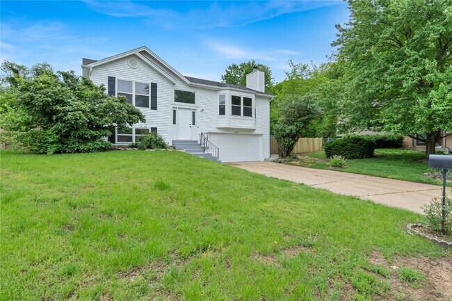 Building Photo - 802 Notre Dame Dr