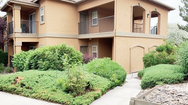 Foto del edificio - 6850 Sharlands Ave.