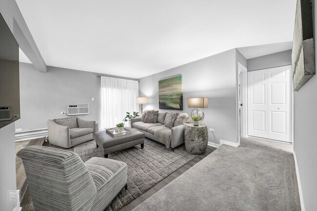 Foto del edificio - 720 Maple Ave