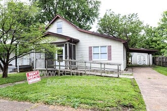 Building Photo - 1725 S Linwood Ave