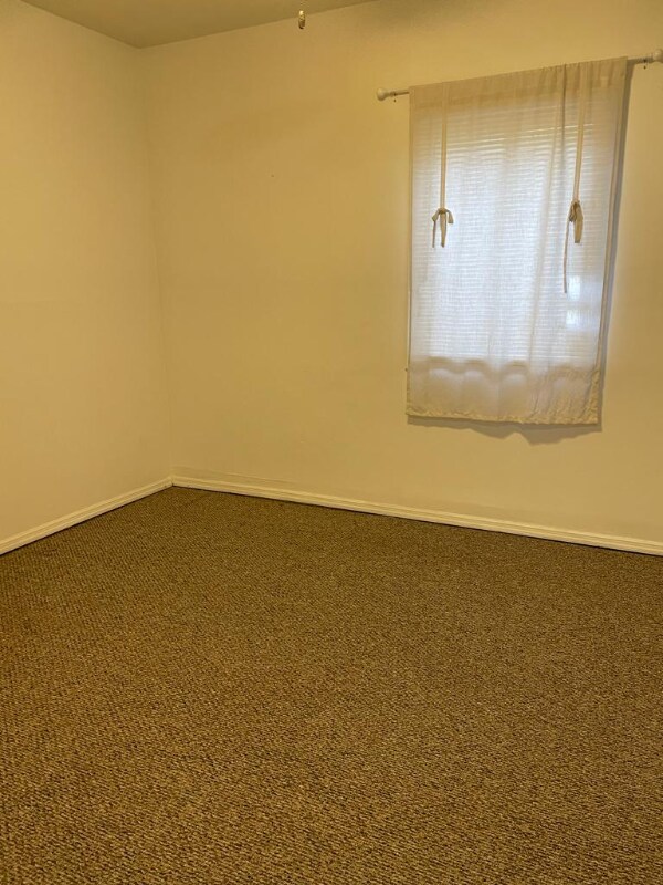 Foto del edificio - 879 Sheldon Ave