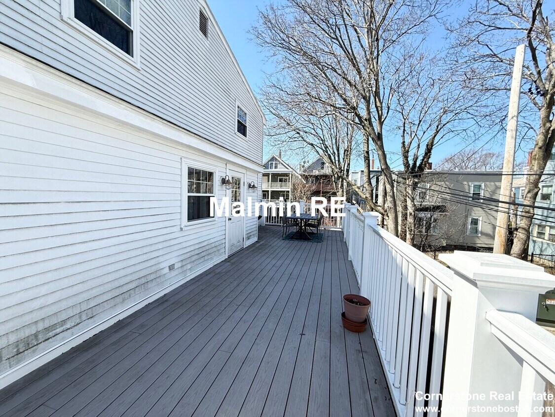 Primary Photo - 920 E 4th St