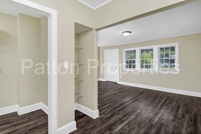 Building Photo - College Place Home
