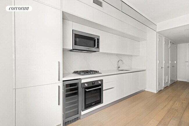 Foto del edificio - 505 W 43rd St