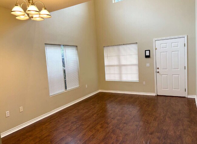 Foto del edificio - "Spacious 4-Bed Townhouse in Fort Walton B...