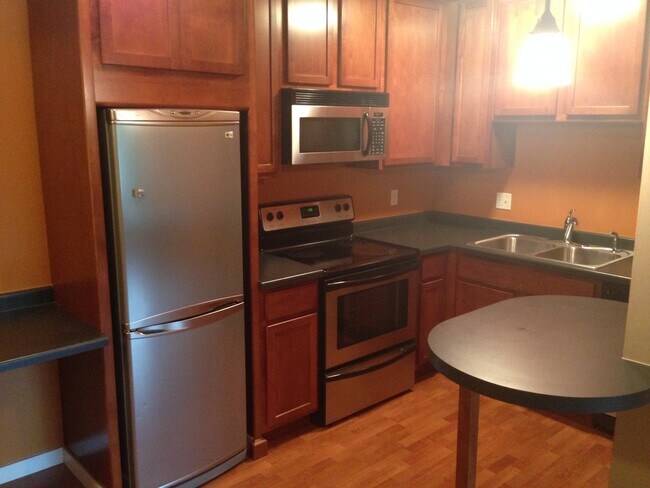 Building Photo - 3729 Snelling Avenue, Unit 201
