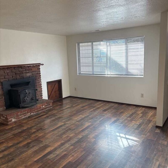 Foto del edificio - 274 Shakemill Rd