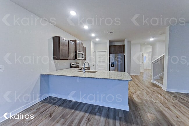 Foto del edificio - 6425 Upchurch Dr