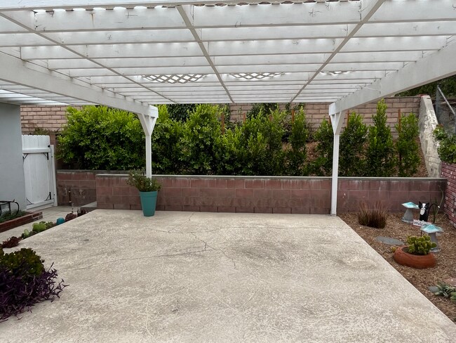 Patio exterior - 1014 Groton Dr
